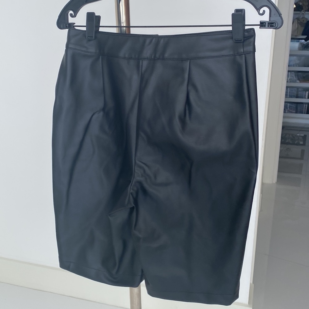 Express leather short - Picture 2 of 3